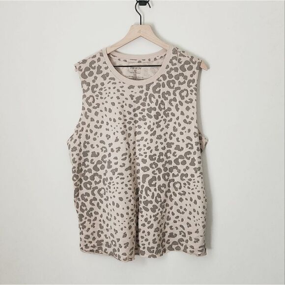 Zoe + Liv Tops - Zoe + Liv Cheetah Print Muscle Tank Size XXL